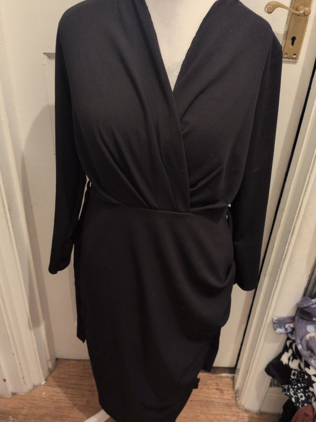 Boohoo 16 Black V Neck Long Sleeve Long Length Dress