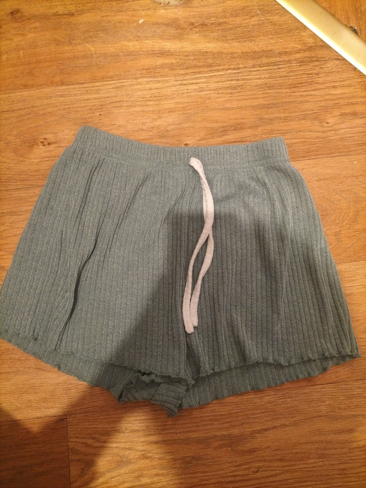 Ladies Size Small Sage Elasticated Shorts