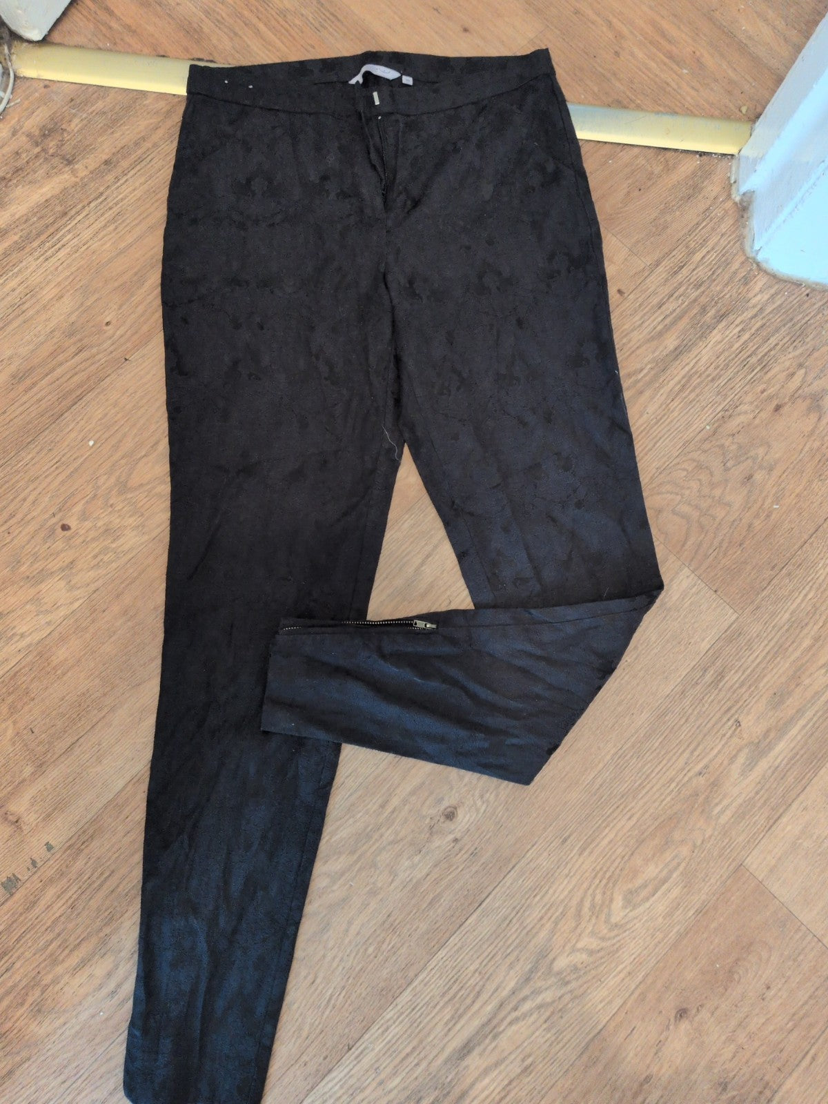 Ladies New Look Size 10 Black Patterned Slim Trousers