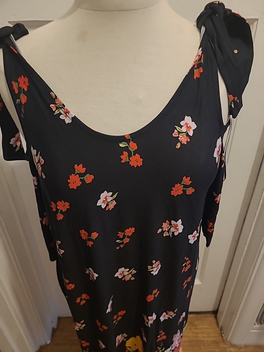 Ladies George Size 12 Black Red Yellow Floral Open Shoulder Short Sleeved Dress