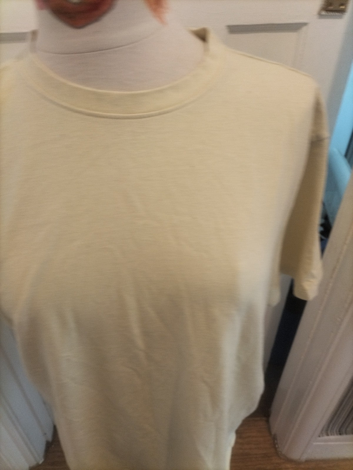 Mens Primark Size XL Slim Fit Very Pale Yellow Short Sleeved Tshirt