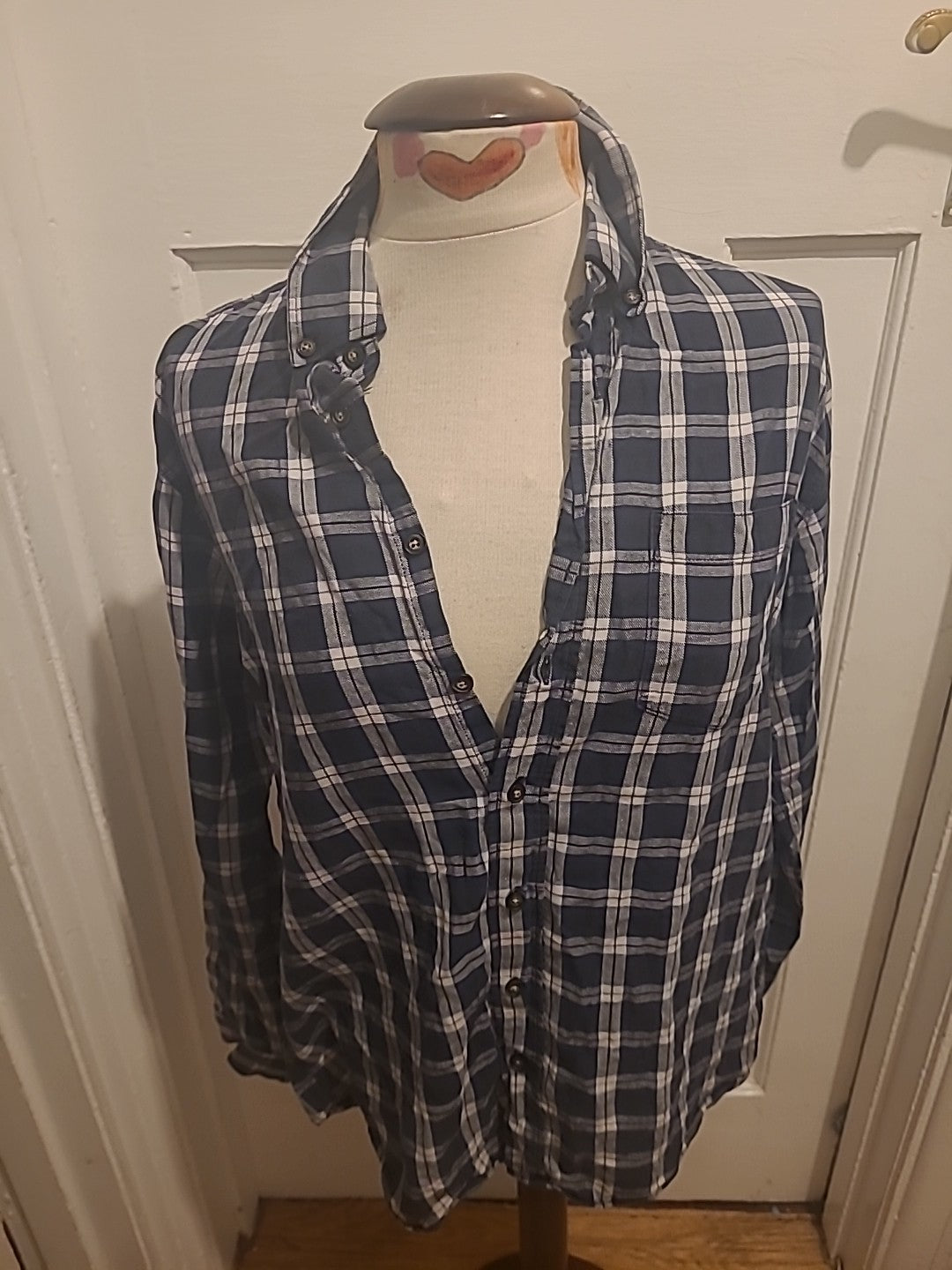 Mens Dressman Size Medium Check Long Sleeved Shirt