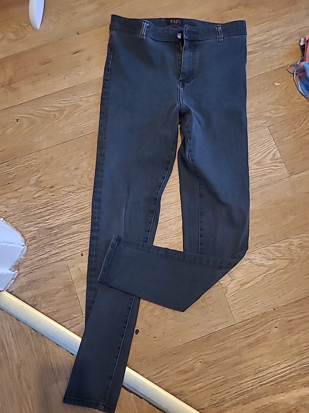 Ladies Size 10-12 Grey Skinny Jeans