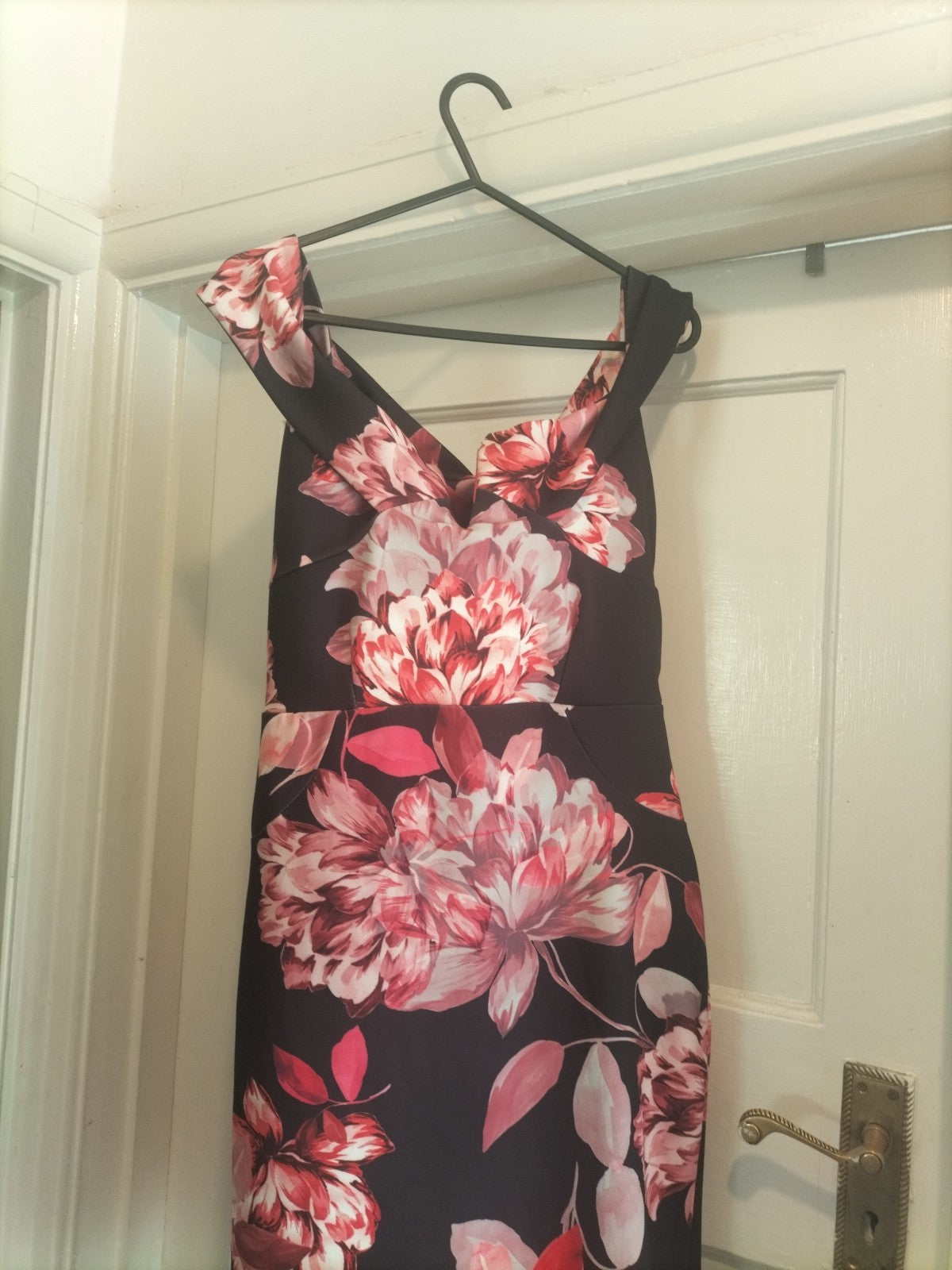 Ladies Missguided Size 10 Black Floral Sleeveless Dress