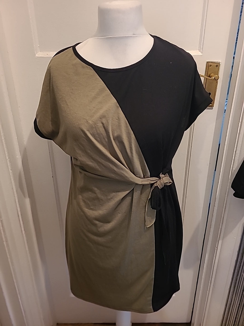 Ladies Shein Size Large Green And Black Short Sleeved Dress