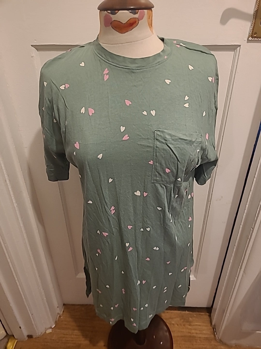Ladies M&S Size Medium Green "Loveheart" Short Sleeved Nightwear