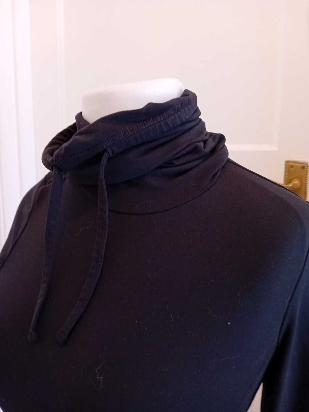 Crivit 10/12 Long Sleeve Black Roll Neck T-shirt