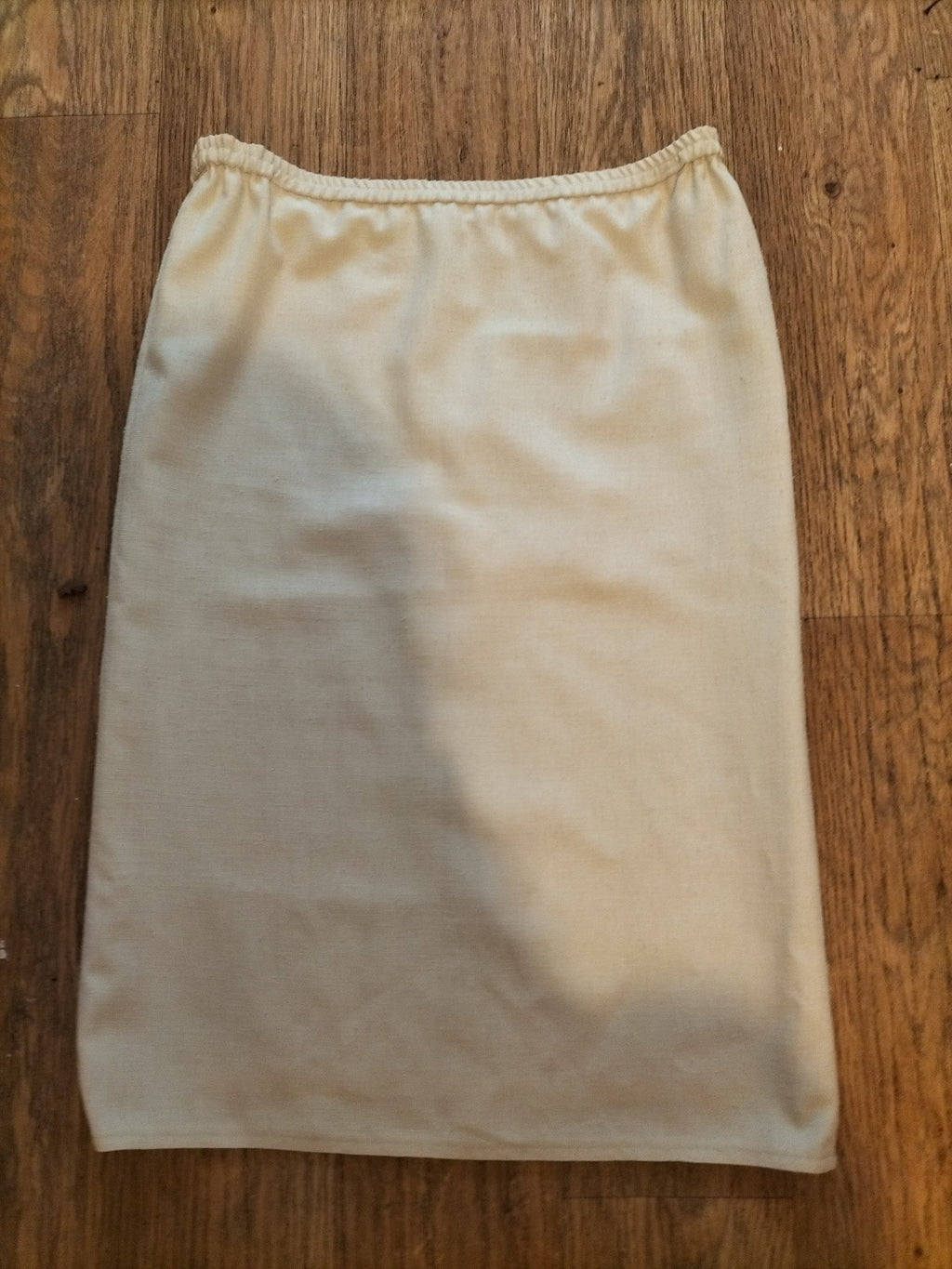 Ladies Size Euro 34 Cream Elasticated Pencil Skirt Lined