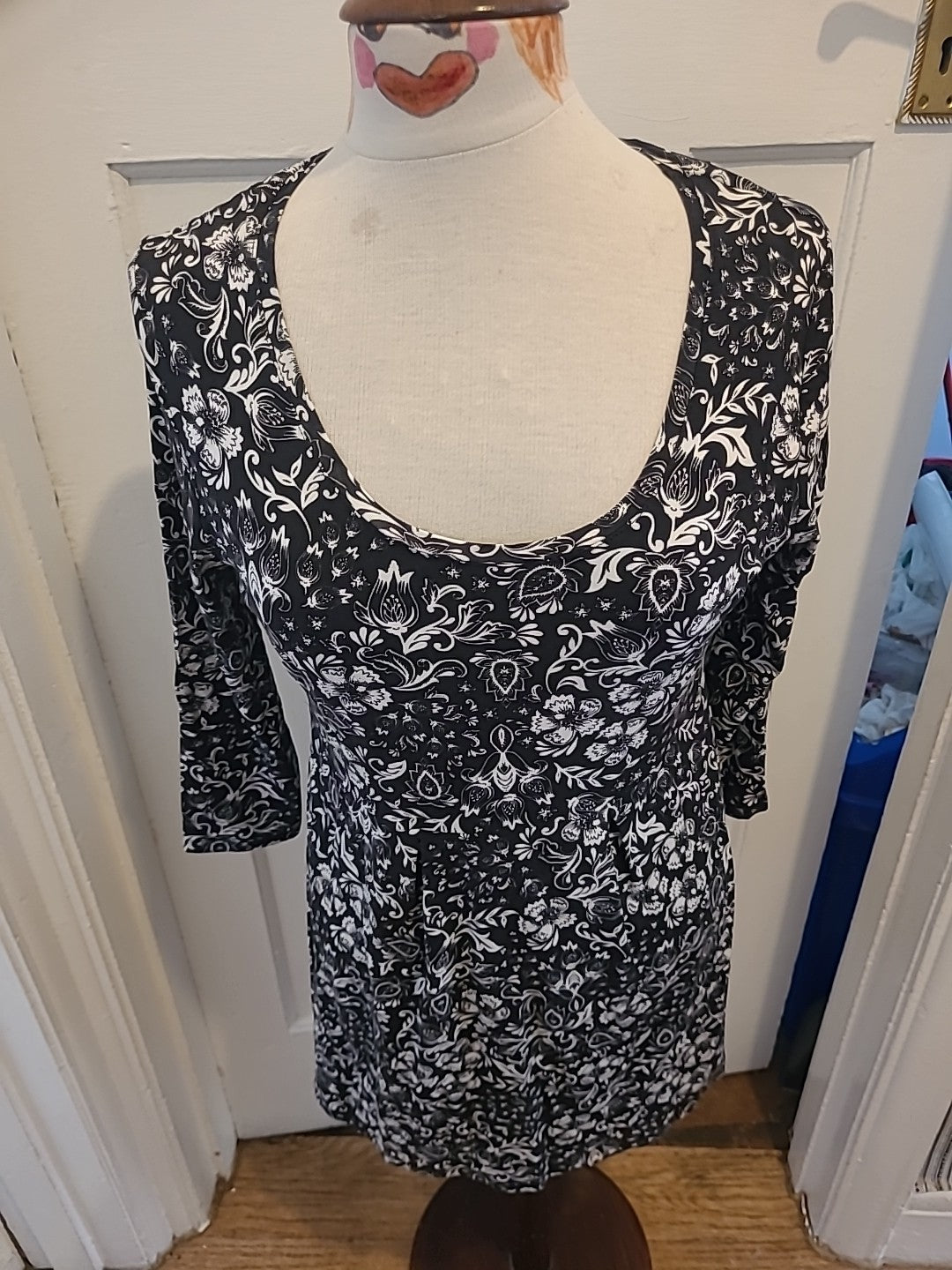 Ladies Tu Size 14 Black White Long Sleeved Dress
