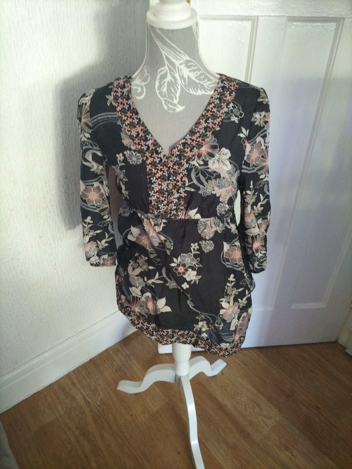 Ladies H&M Size Small Black Long Sleeve Blouse