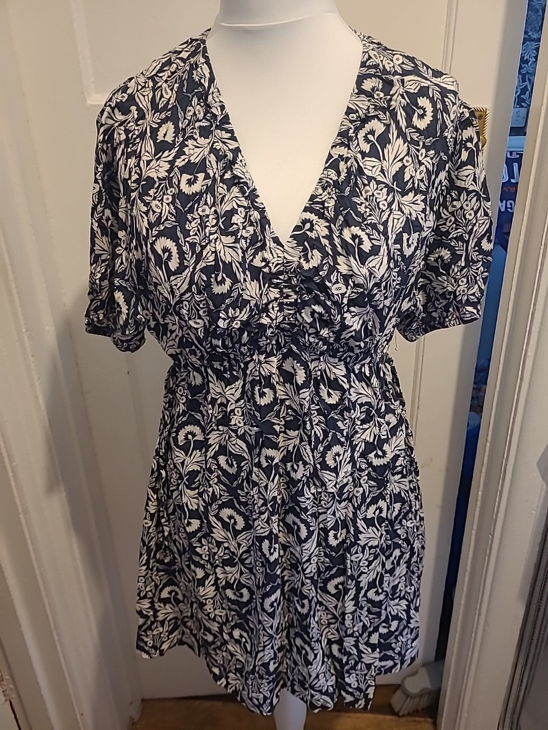 Ladies George Size 12 Black And White Short(cap)sleeved Knee Length Dress