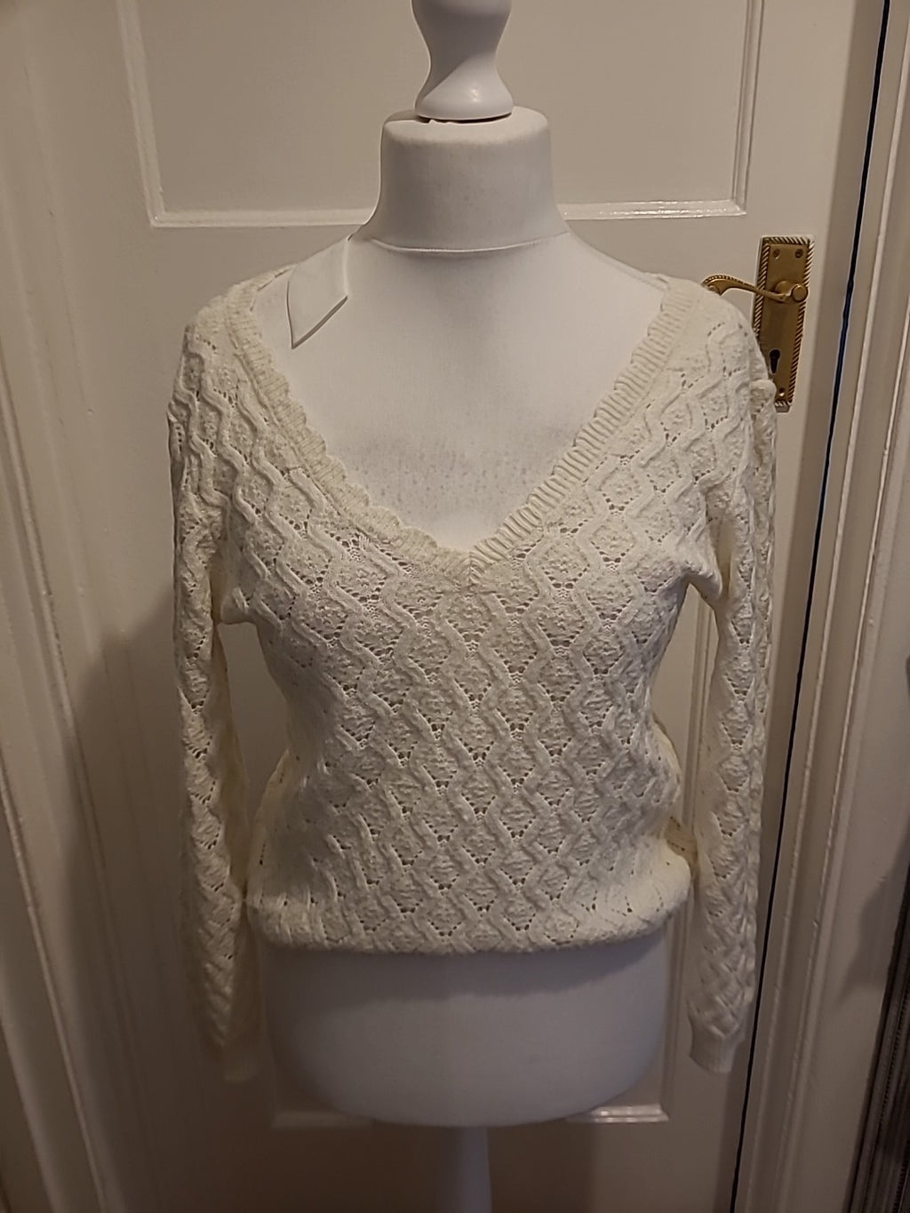 Ladies Majolica Size S/M White Knit Long Sleeved Jumper