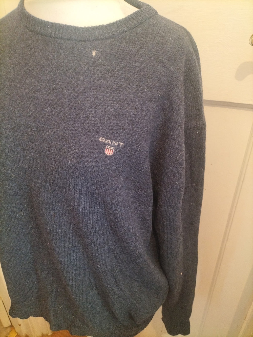 Gant Large Navy Jumper 2 Small Holes