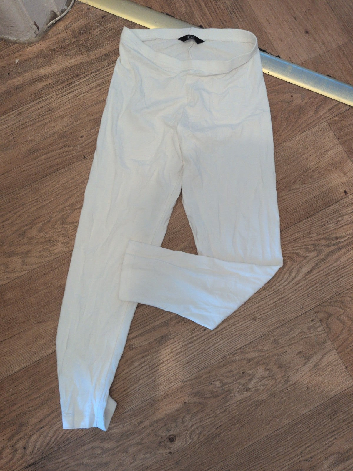 F&F 6 White Leggings