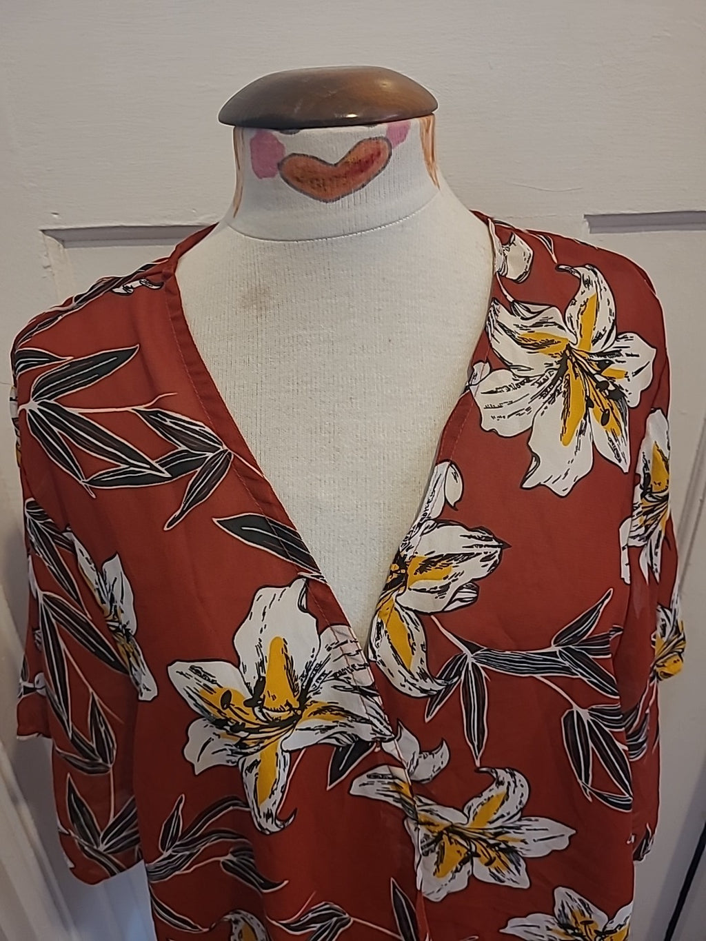 Ladies Originals Size Large Burnt Orange Floral Short Sleeved Open Blouse