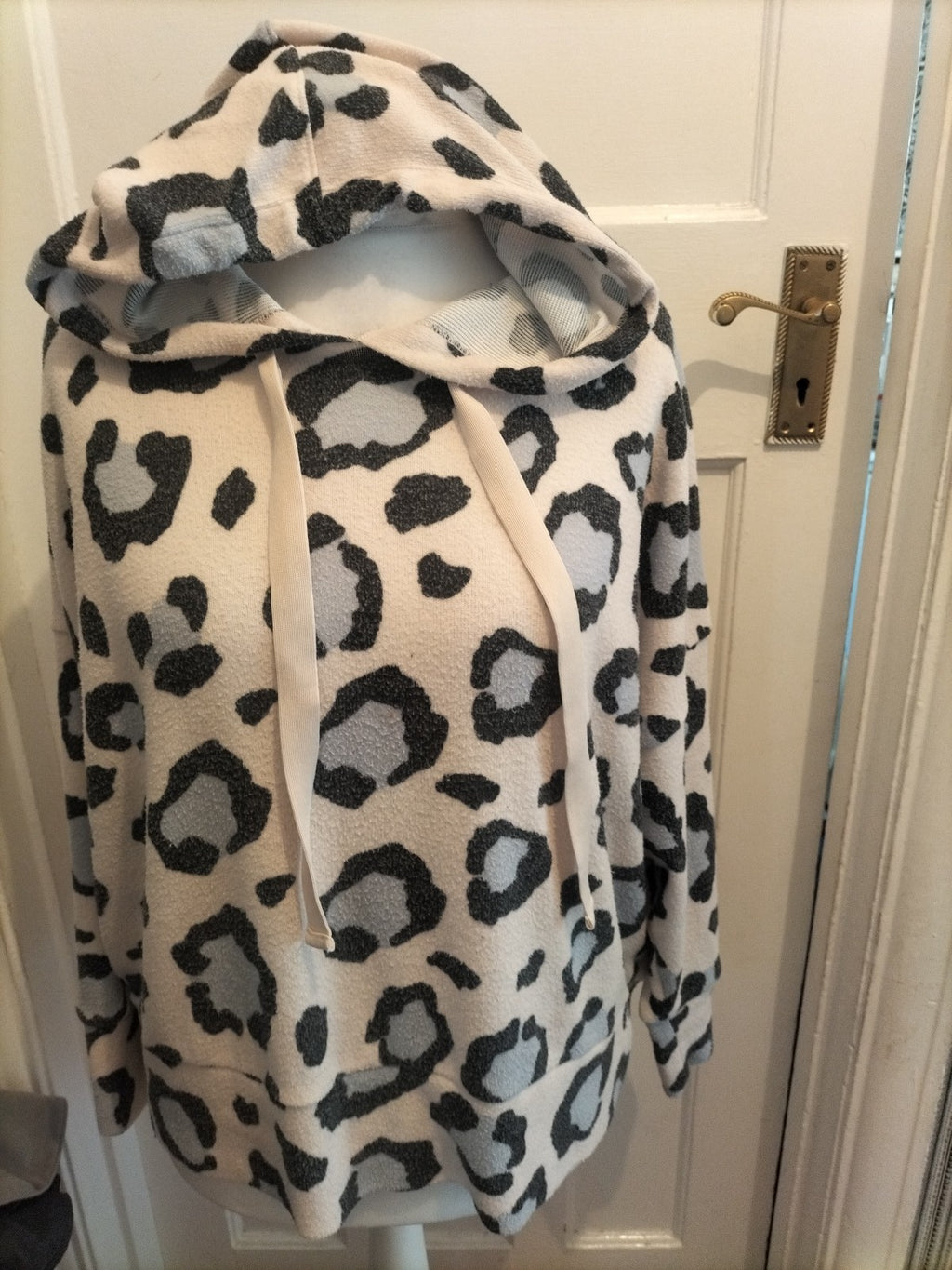 Ladies Tu Size 18 Petite Bobbling Heavy Animal Print Pullover Nightwear Hoodie