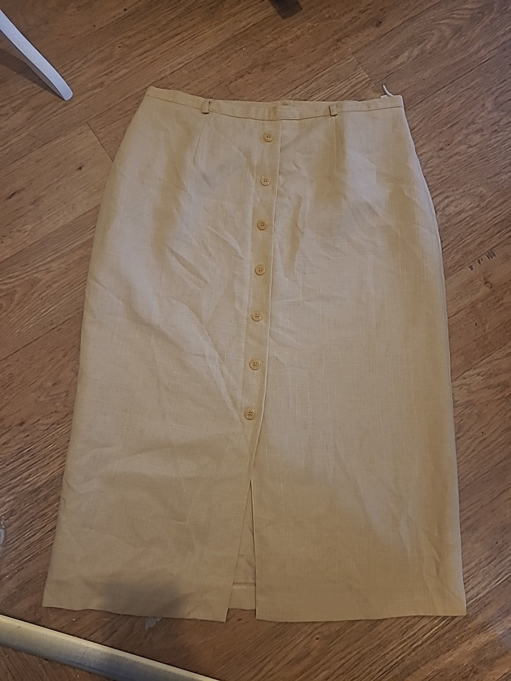 Ladies Compliments Size 20 Sandy Coloured Lined Buttoned Skirt