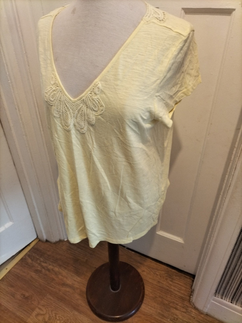 Ladies Marks And Spencer Size 16 Pale Yelloe Embroidery V Neck Blouse