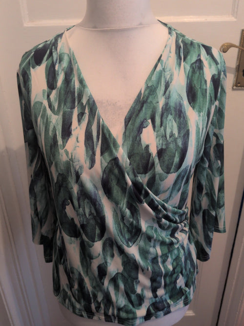 14 Green And White Floral Long Sleeve V Neck Crossover Blouse
