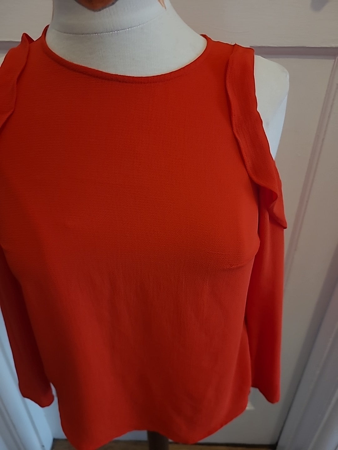 Ladies Divided Size 6 Red Open Shpulder Back Buttoned Blouse