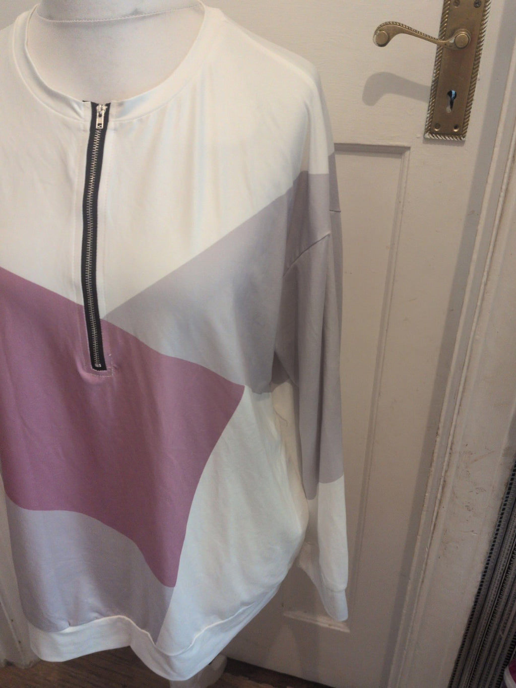 Ladies Size 3XL Grey White And Purple Long Sleeve Top