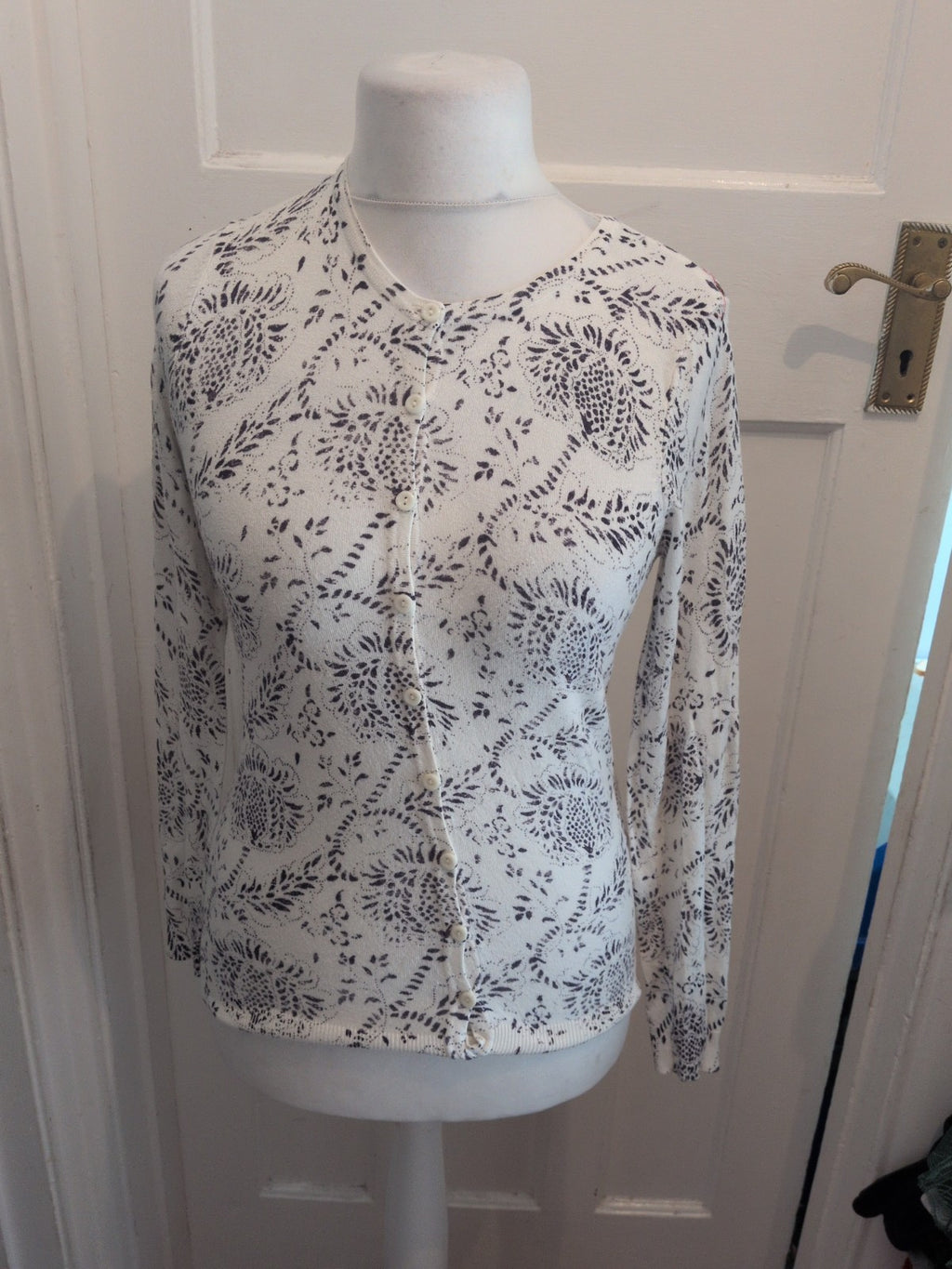 Tu 12 Cardigan White And Dark Purple Buttoned