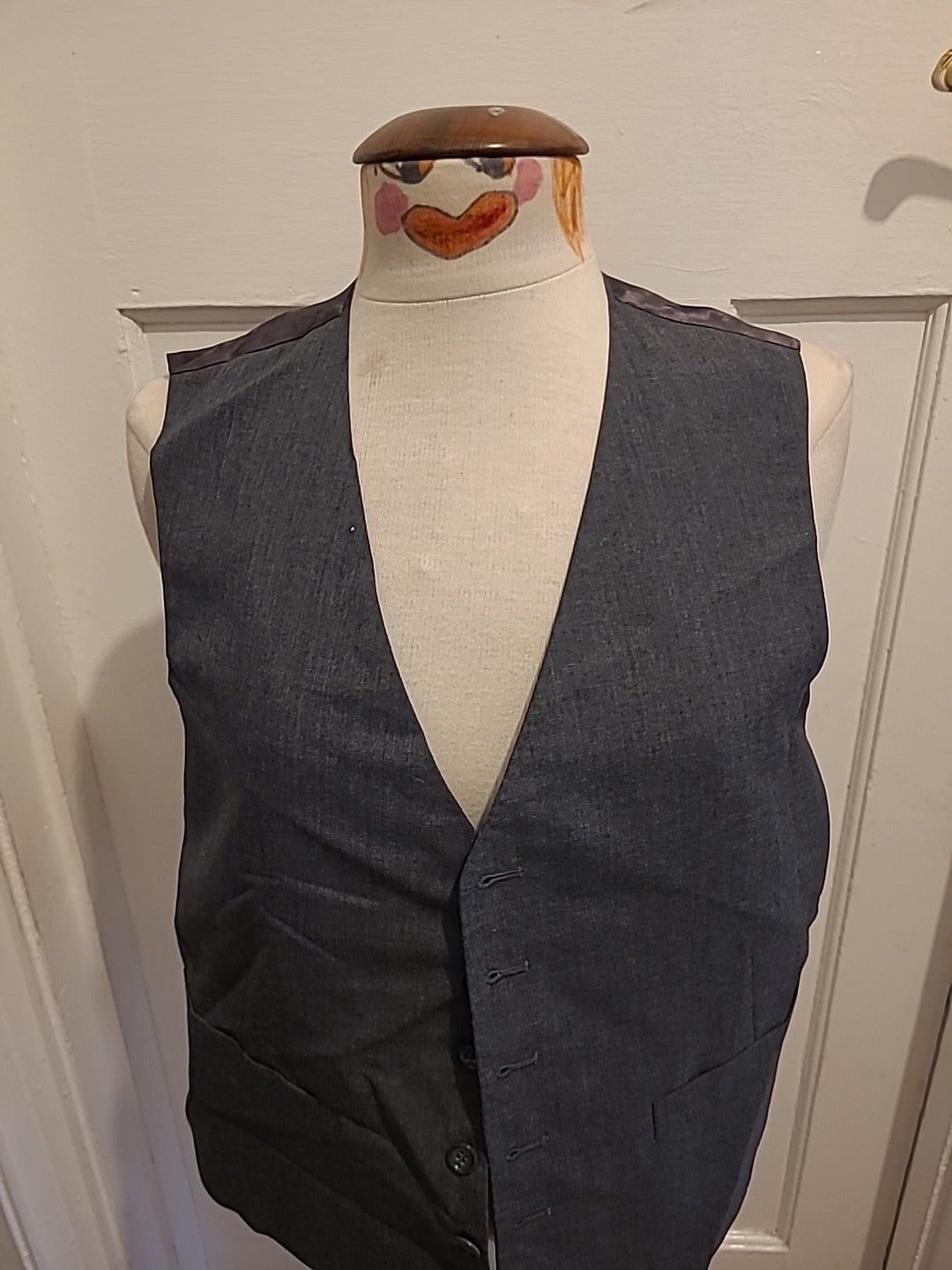 Mens AK Lee Size Small Grey Sleeveless Waistcoat