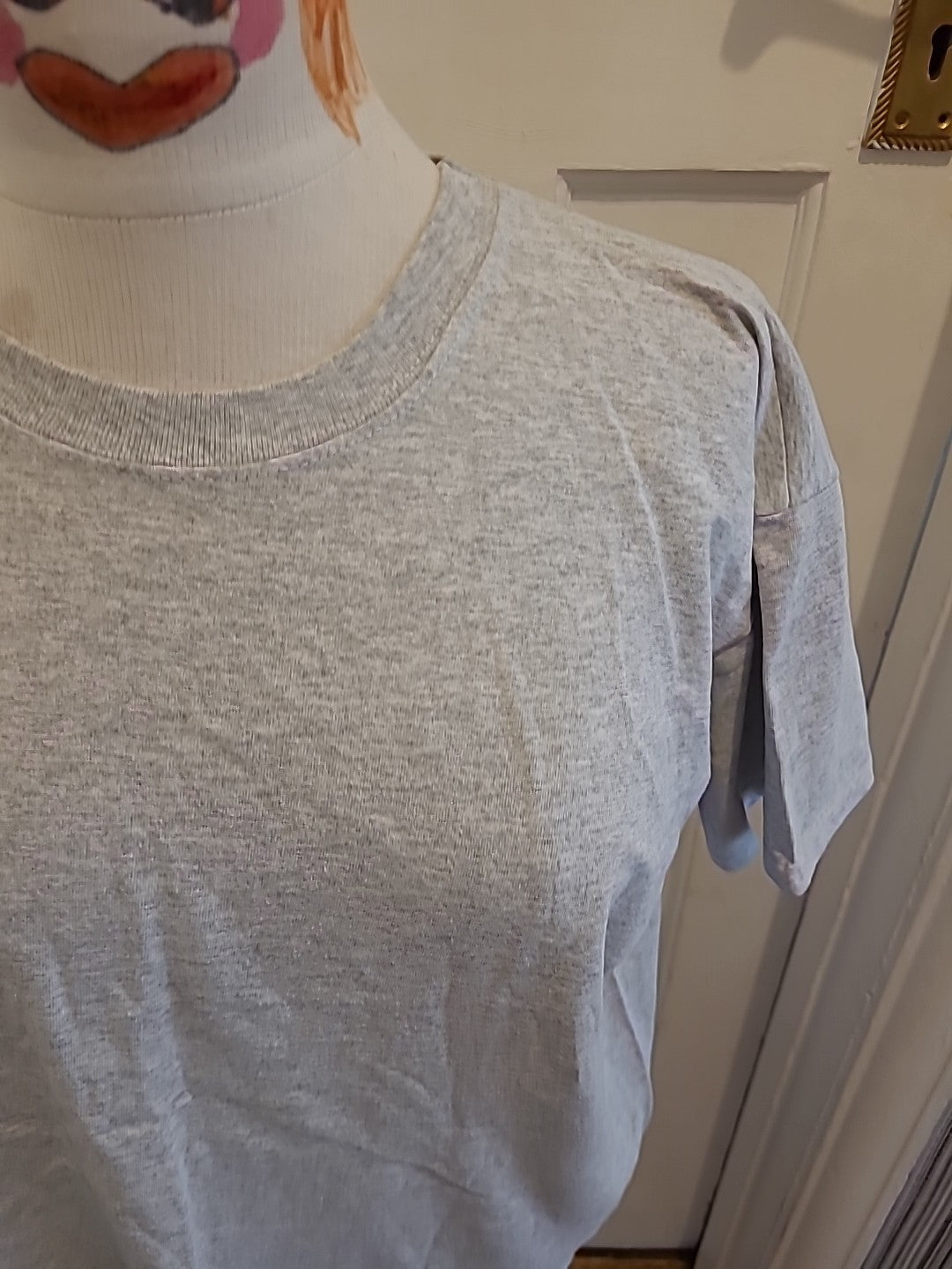 Mens Fruits Of The Loom Size XL Grey Short Sleeved Round Neck Tshirt