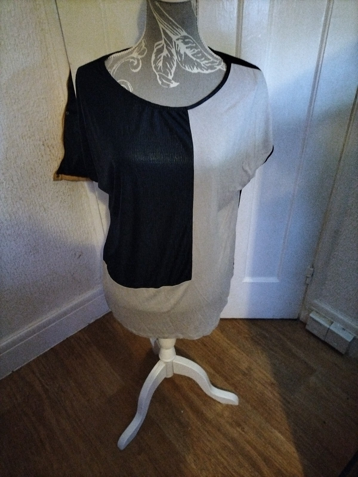 Ladies Dunnes Size 16 Short Sleeved Blouse