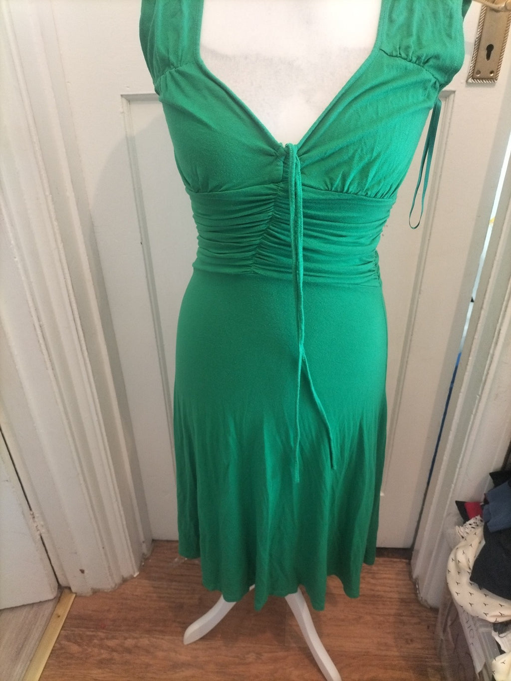 Red Herring 10 Green V Neck Sleeveless Dress