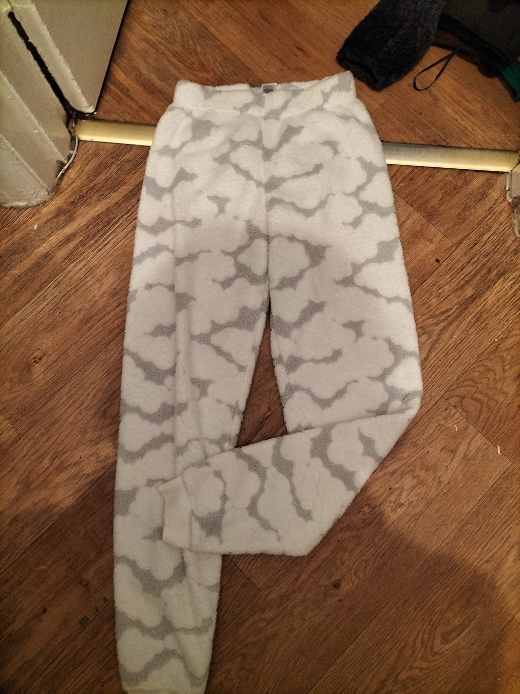 Ladies Primark Size 6-8 White And Grey Fluffy Elasticated Pyjama Bottoms