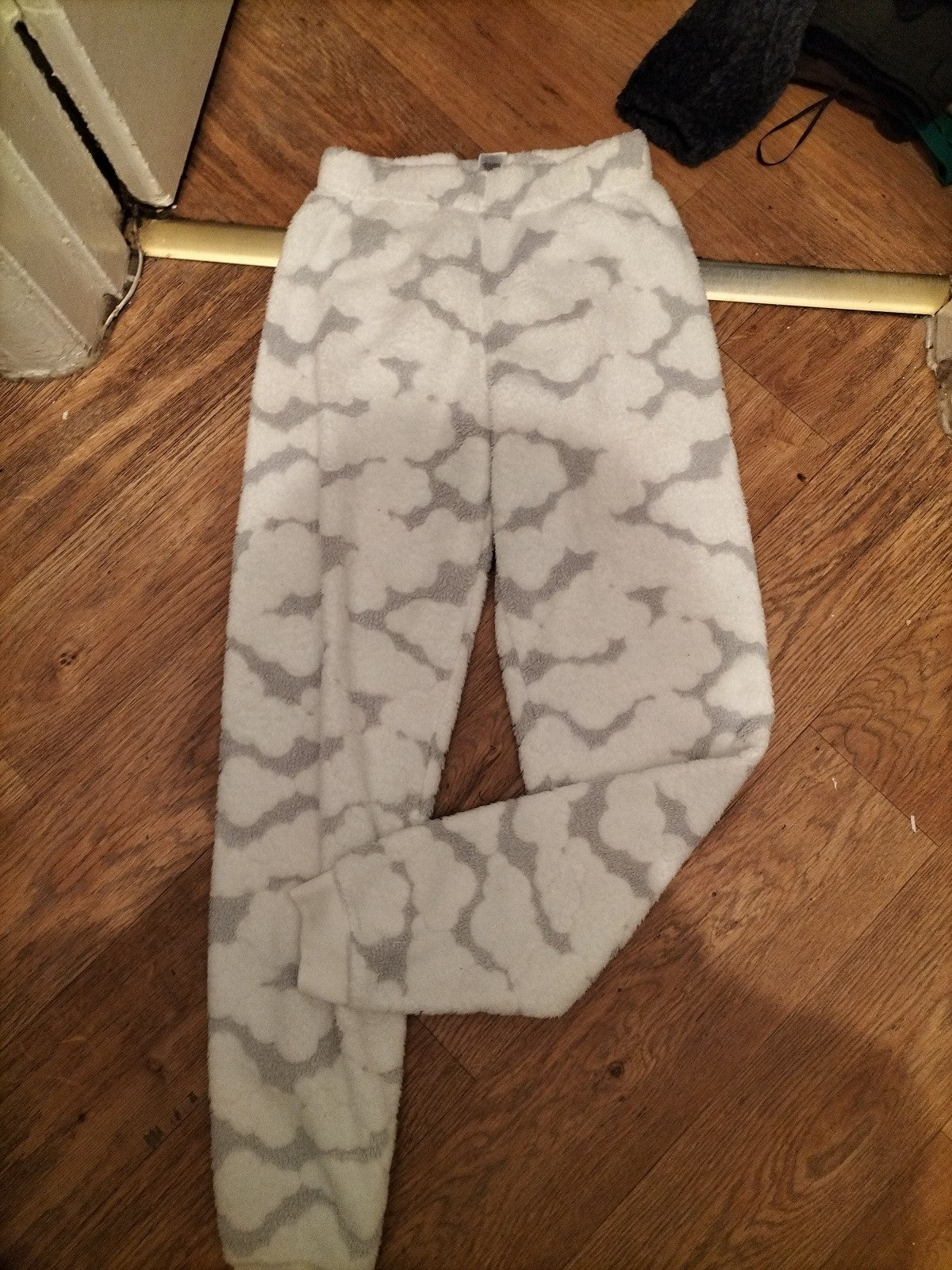 Ladies Primark Size 6-8 White And Grey Fluffy Elasticated Pyjama Bottoms