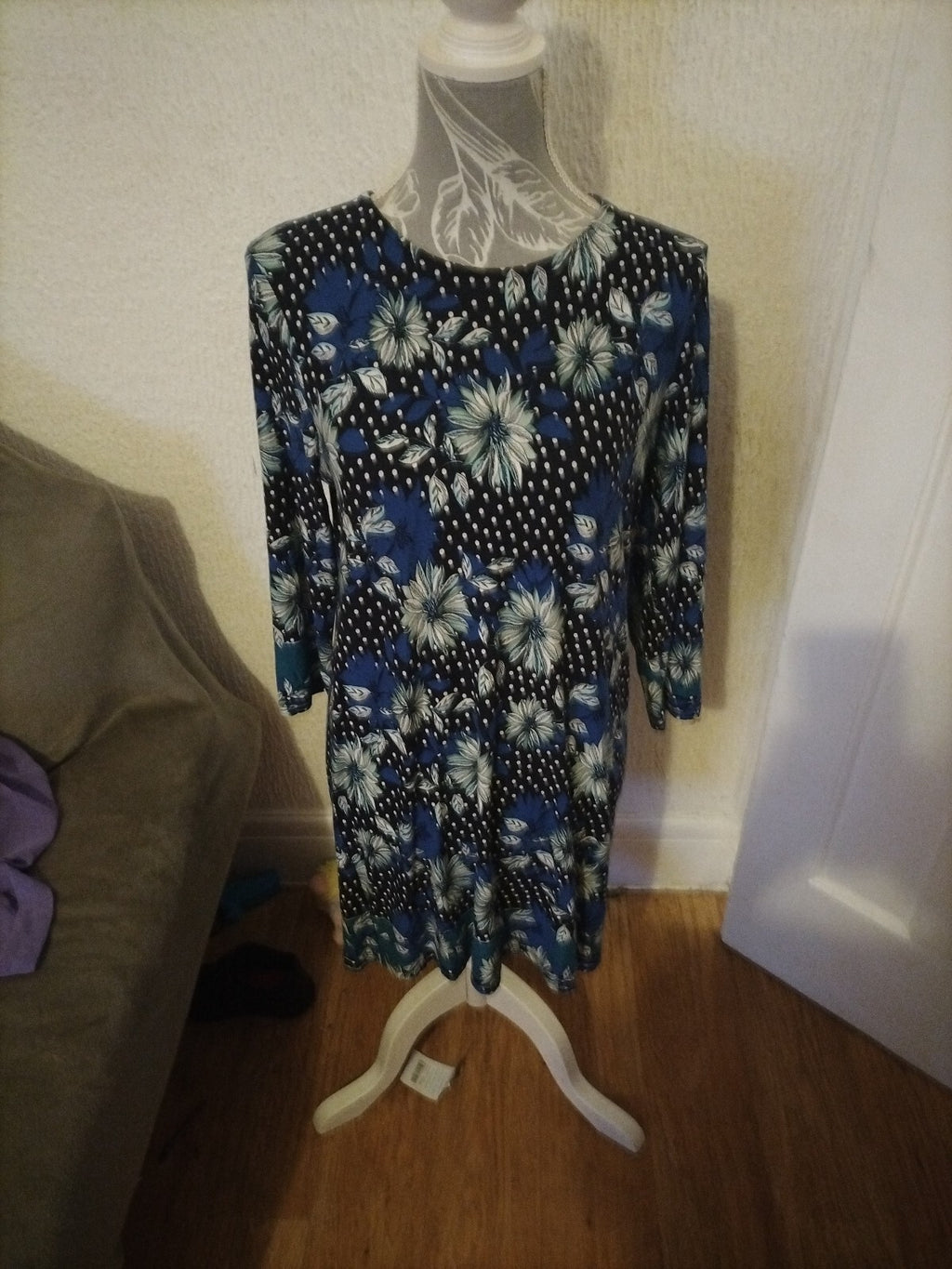 Ladies Tu Size 12 Blue Floral Blouse