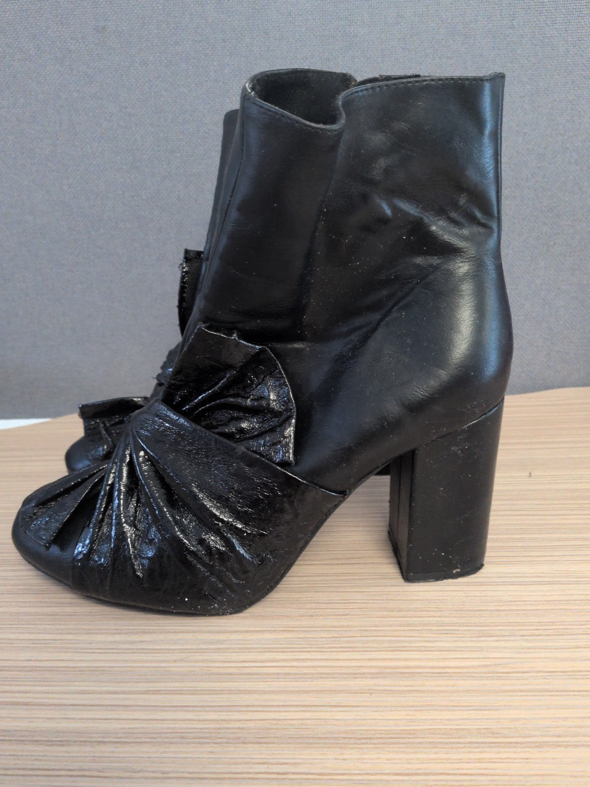 EU 39 Black Pleather Ankle Boots