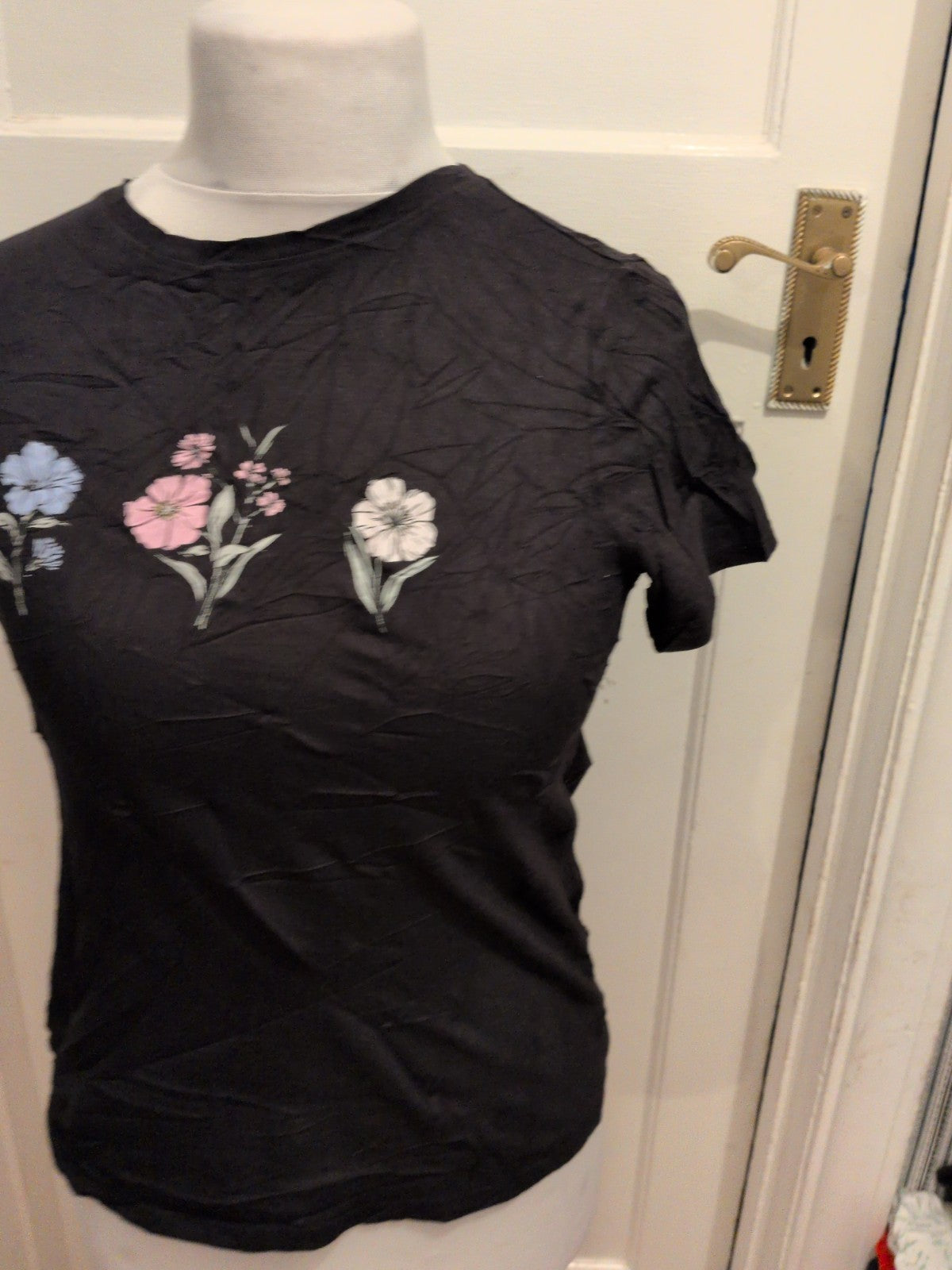 New Look 8 Black With Flowers Short Sleeve T-shirt