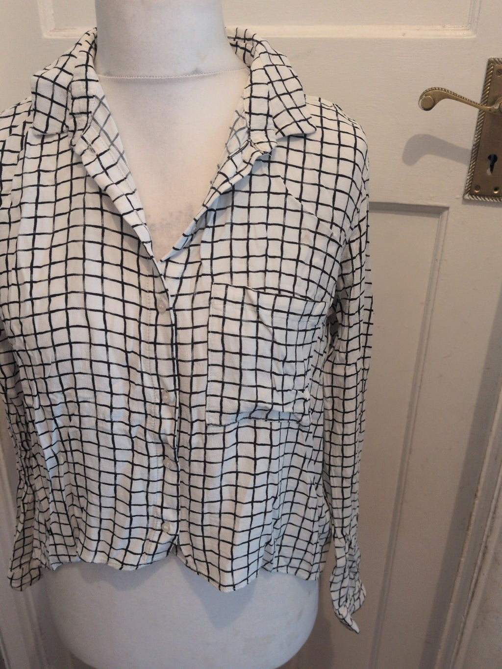 Ladies Topshop Size 14 White Check With Black Long Sleeve Blouse