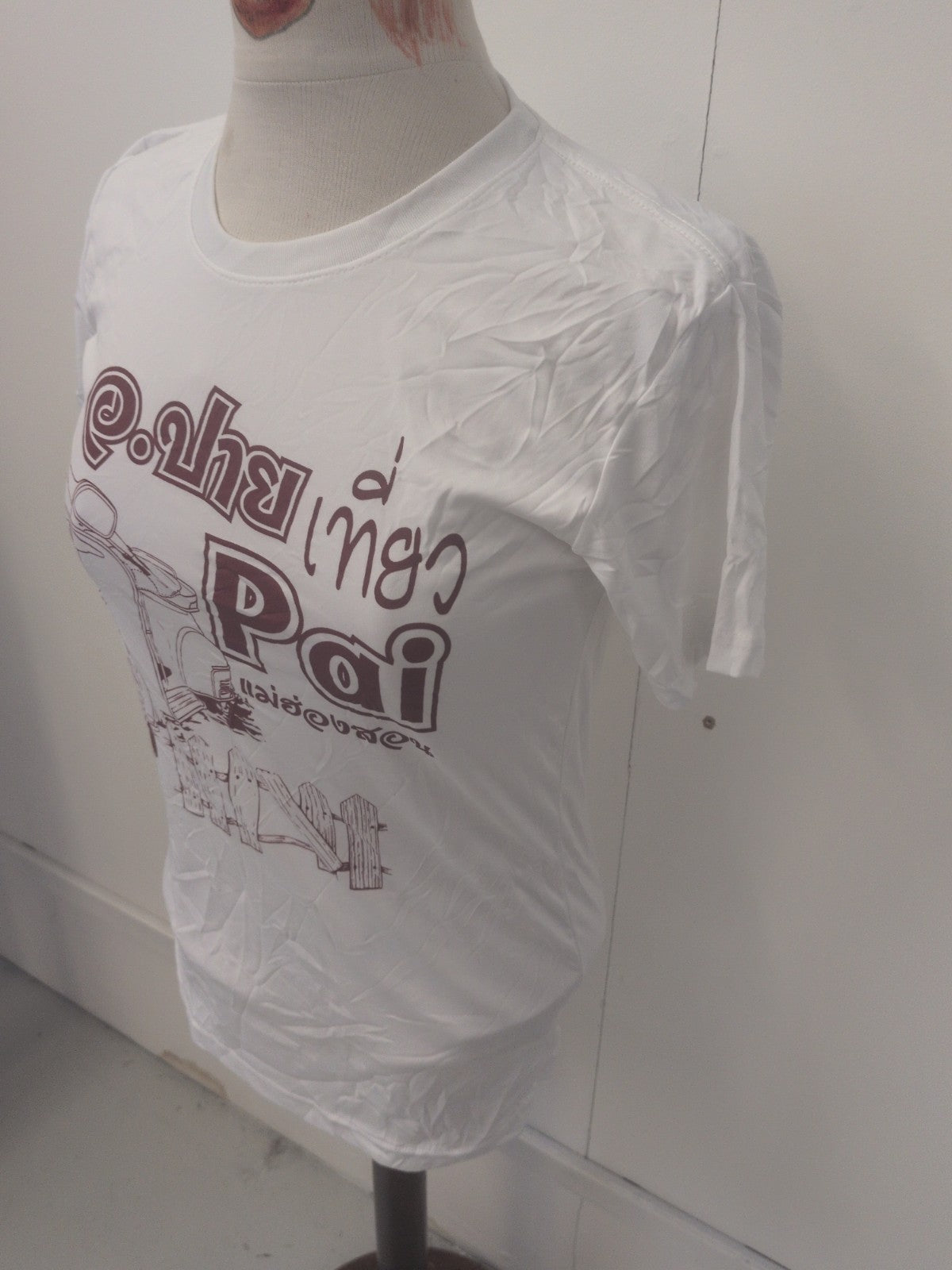 Ladies Size Medium White With Red Print Short Sleeve T-shirt