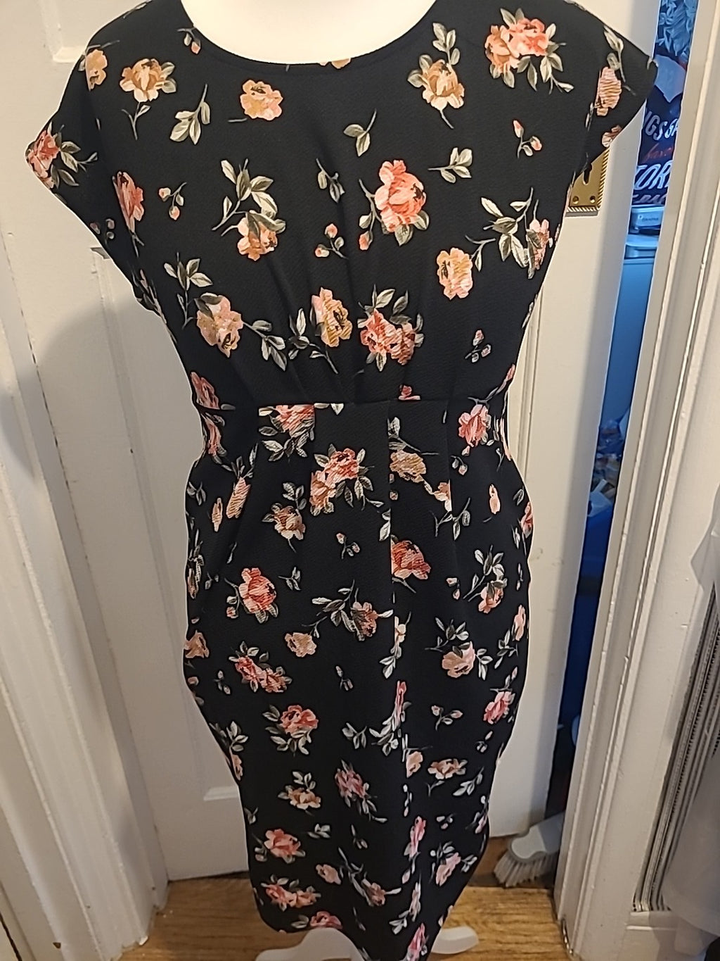 Ladies New Look Maternity Size 12 Black Floral Short Sleeved Dress