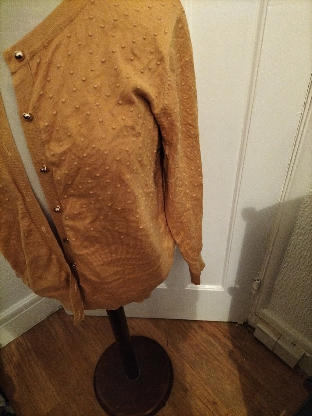Ladies Size Medium Brown Raised Pattern Cardigan