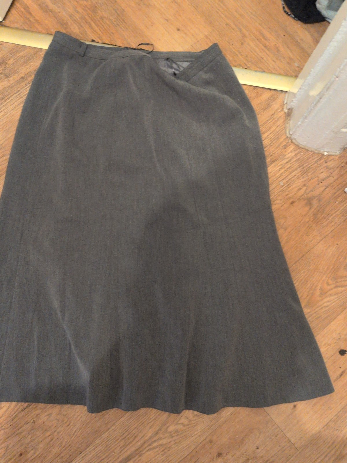 H&O Classic 18 Grey Long Flare Lined Skirt