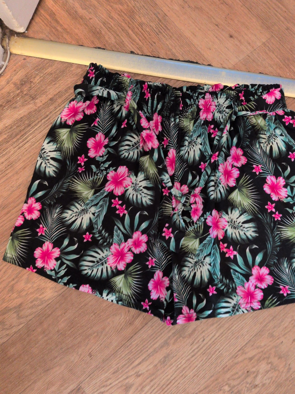 Pep&Co 14 Green Black And Pink Elasticated Shorts