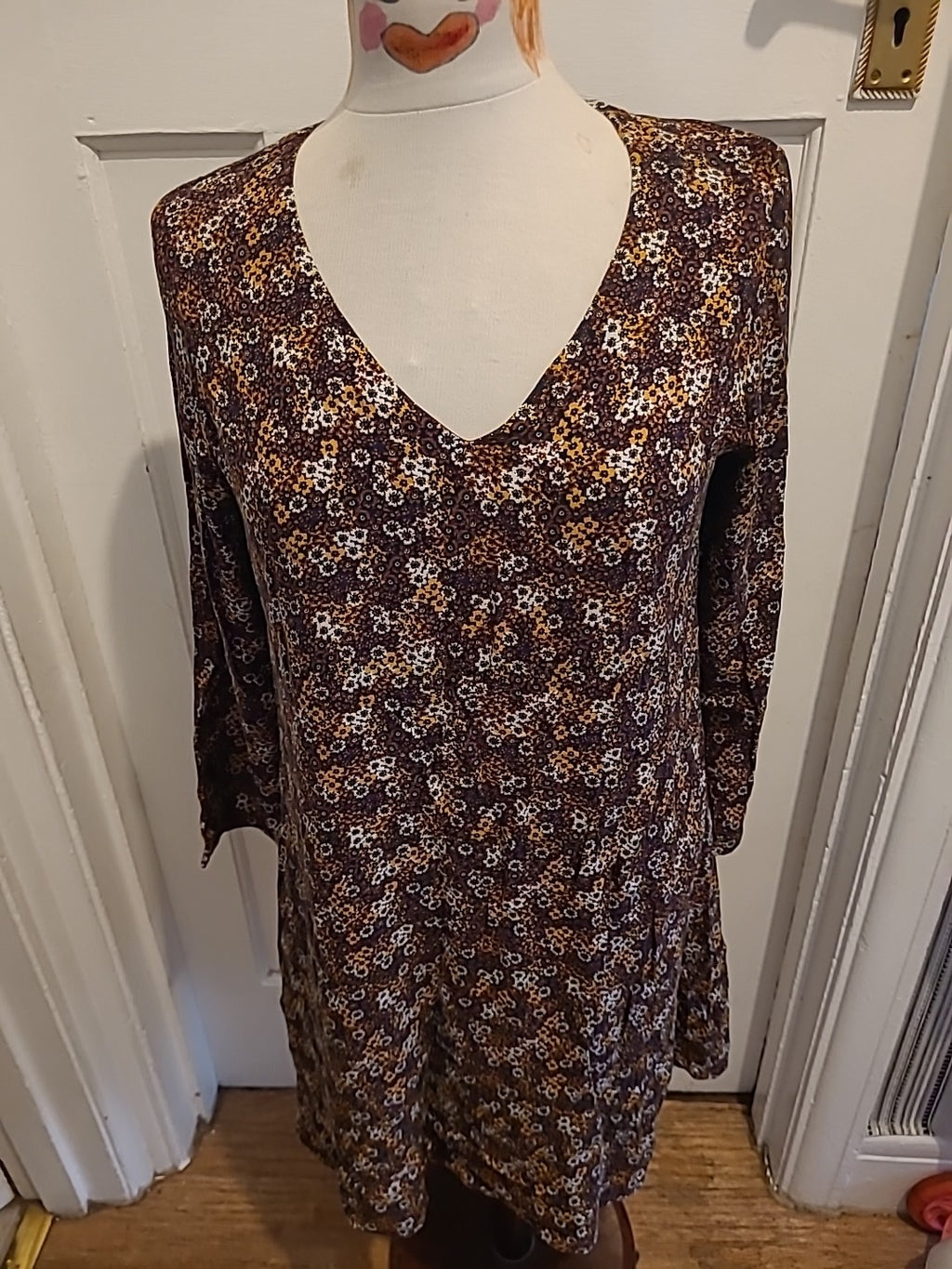 Ladies Apricot Size 10 Brown/Orange/White Floral Long Sleeved Dress