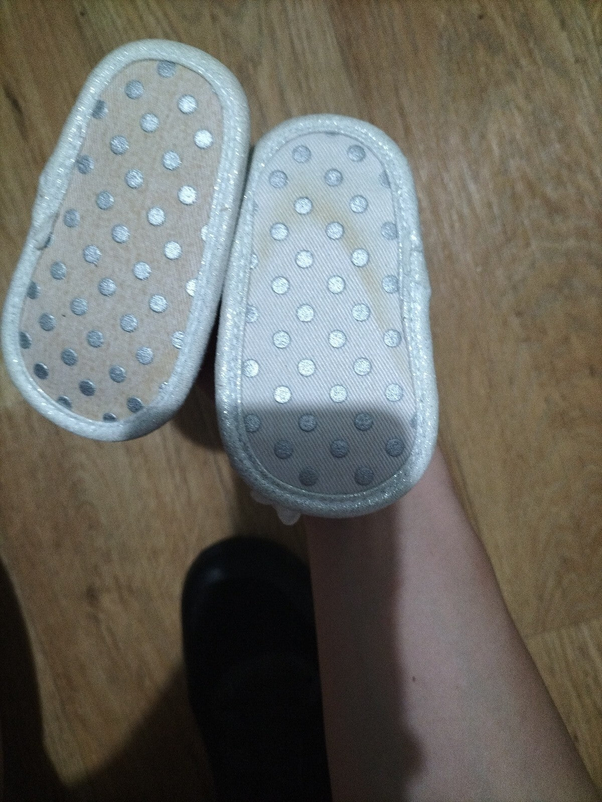 Baby Girls 3-6 Months White Frilly Soft Shoes