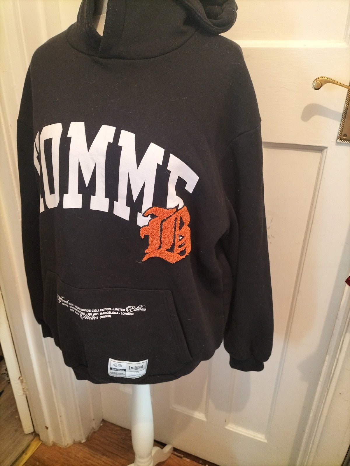 Mens Boohoo Size M Black With White Print Pullover Hoodie