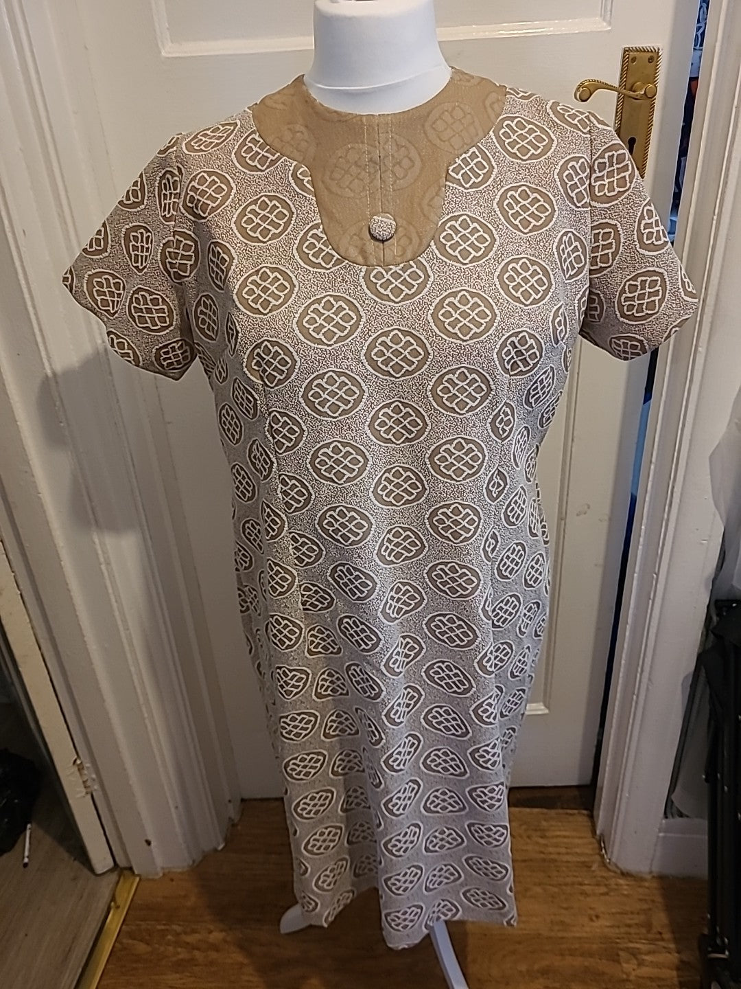 Ladies Size Large Vintage Brown And White Short Sleeved Dress