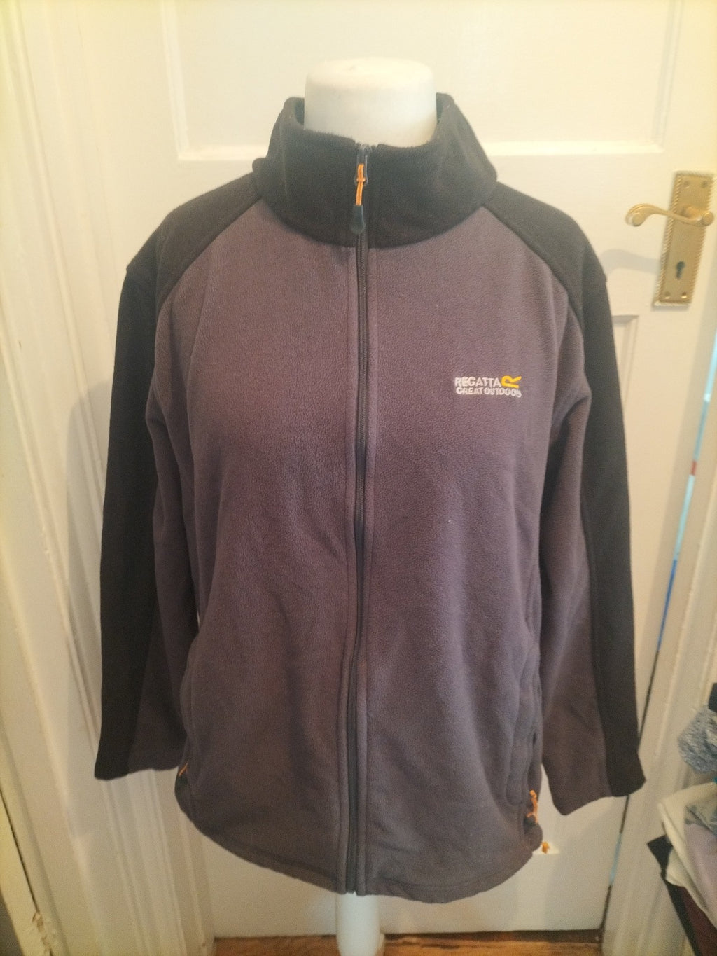 Regatta XL Grey And Black Long Sleeve Full Zip Jumper