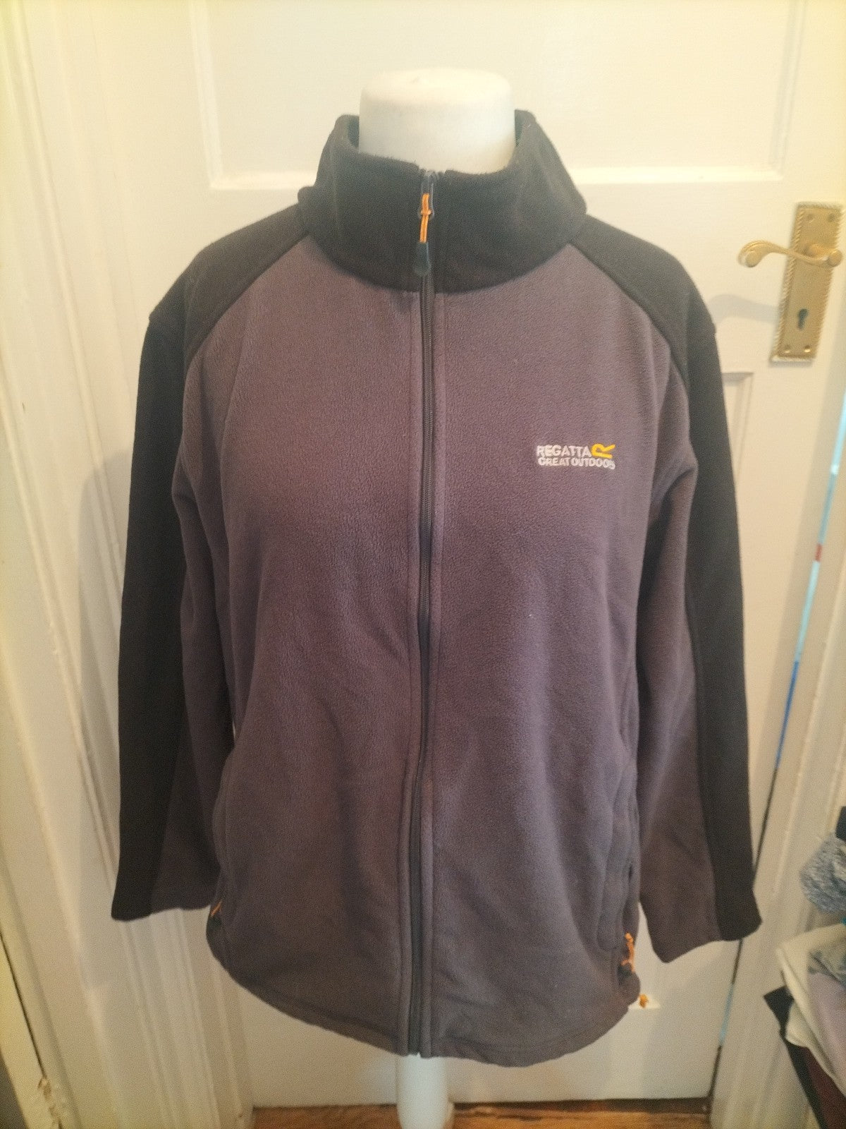 Regatta XL Grey And Black Long Sleeve Full Zip Jumper
