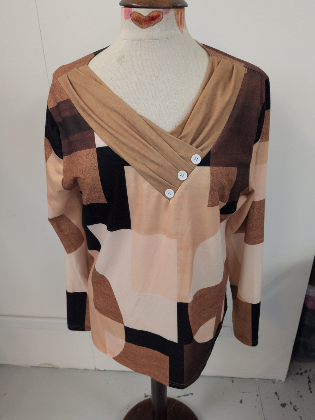2XL Brown Tan White Beige Long Sleeve V Neck Blouse