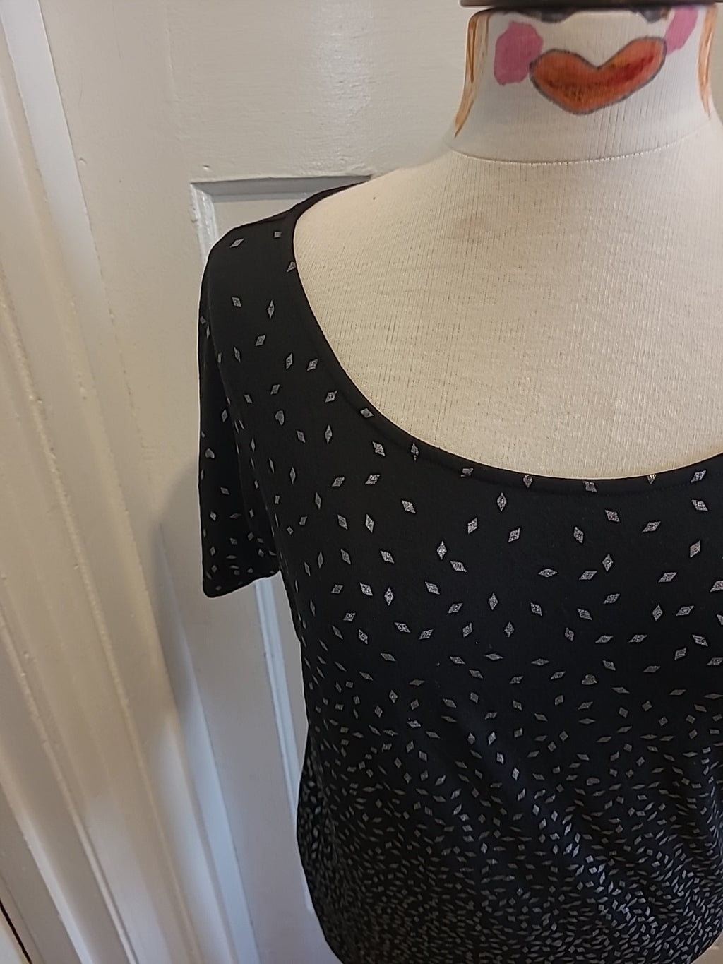 Ladies Betty Barclay Size 10 Black Silver Short Sleeved Tshirt