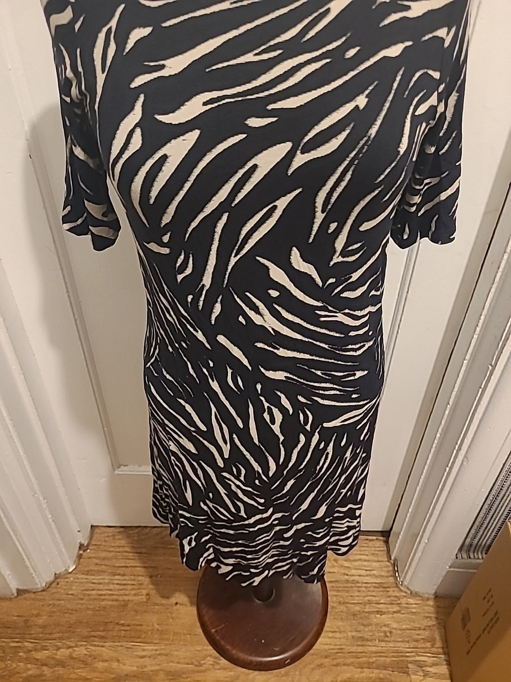 Ladies M&S Collection Size 10 Black/Cream Dash Short Sleeved Dress